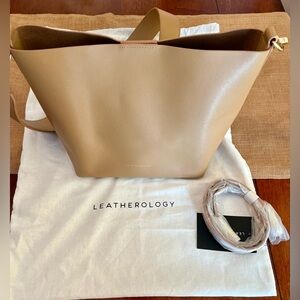 Leatherology Tan Crossbody Purse